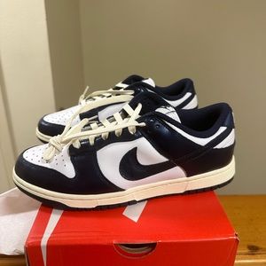 Women Midnight navy (Not black) Dunk Low